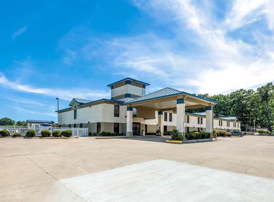 Quality Inn Jacksonville near Little Rock Air Force Base allows check-in for 18 year-old guests