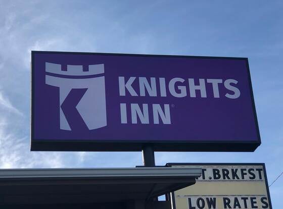 Knights Inn Baker City allows check-in for 18 year-old guests