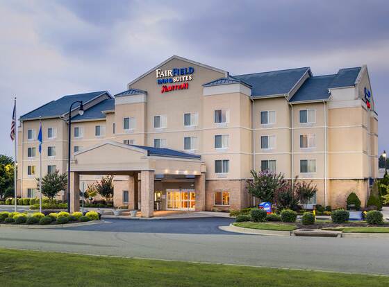 Fairfield Inn & Suites by Marriott South Hill allows check-in for 18 year-old guests