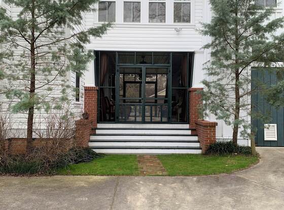 Cameron House Inn allows check-in for 18 year-old guests