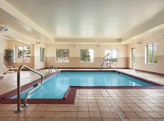 Country Inn & Suites by Radisson, Columbia, MO allows check-in for 18 year-old guests