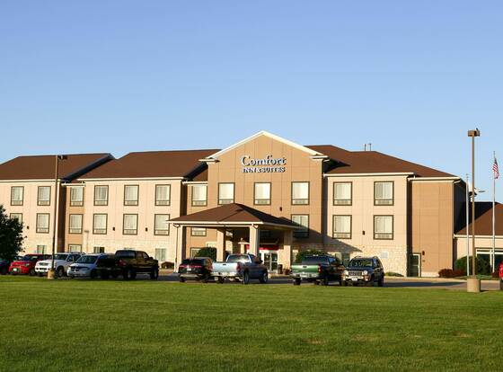 Comfort Inn & Suites Grinnell near I-80 allows check-in for 18 year-old guests