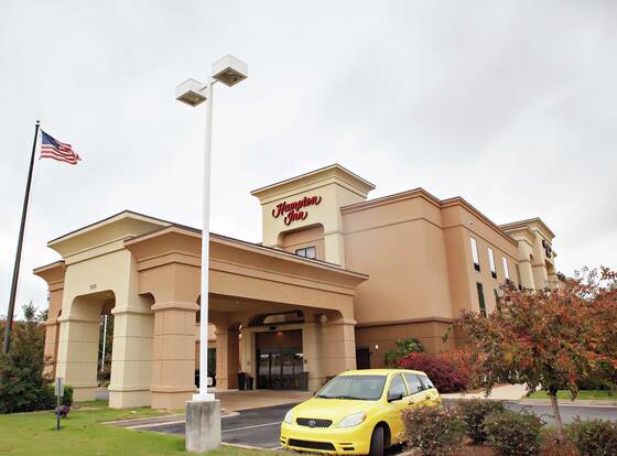Hampton Inn Martin allows check-in for 18 year-old guests