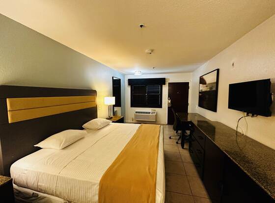 Royal Inn Motel allows check-in for 18 year-old guests