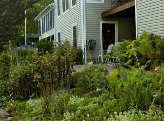 Garden Gate Get-A-Way Bed & Breakfast allows check-in for 18 year-old guests