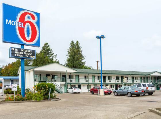Motel 6 Albany, OR allows check-in for 18 year-old guests