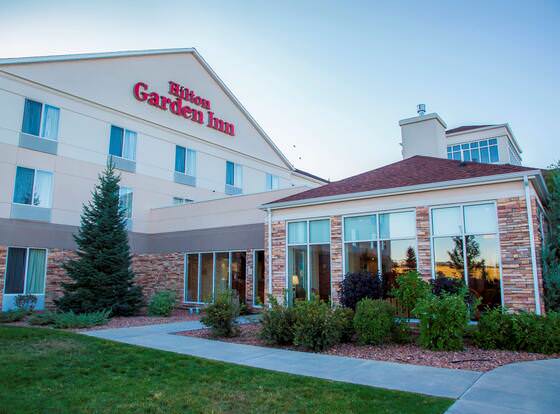 Hilton Garden Inn Colorado Springs Airport allows check-in for 18 year-old guests