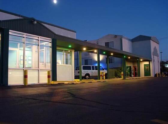 O'Hare Inn & Suites allows check-in for 18 year-old guests