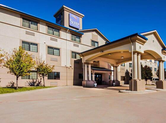 Sleep Inn And Suites Shamrock allows check-in for 18 year-old guests