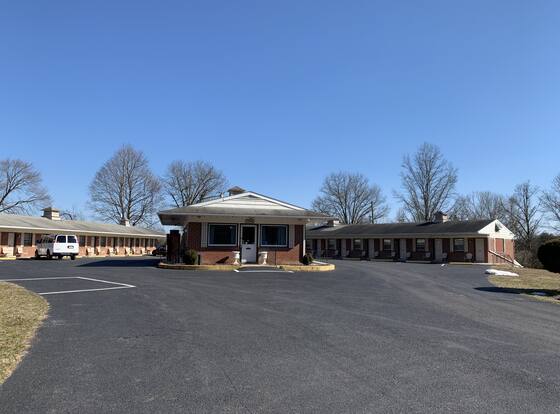 Red Carpet Inn allows check-in for 18 year-old guests