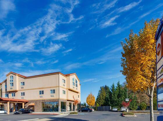 Best Western Plus Battle Ground Inn & Suites allows check-in for 18 year-old guests
