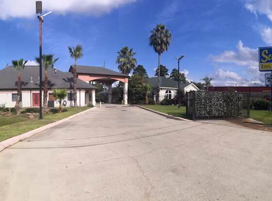 Scottish Inn & Suites allows check-in for 18 year-old guests