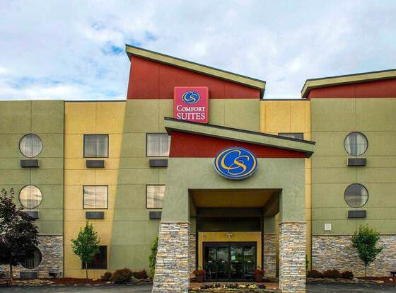 Comfort Suites Monaca allows check-in for 18 year-old guests