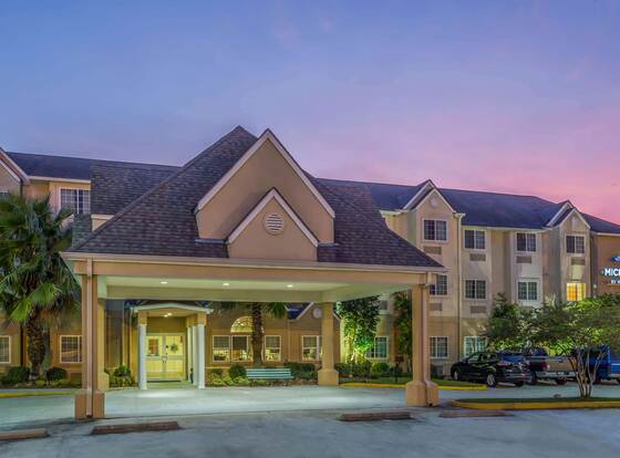 Microtel Inn & Suites by Wyndham Houma allows check-in for 18 year-old guests