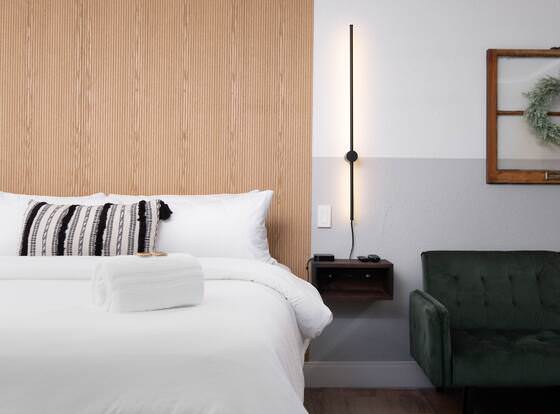 The Cactus Cove Inn and Suites allows check-in for 18 year-old guests