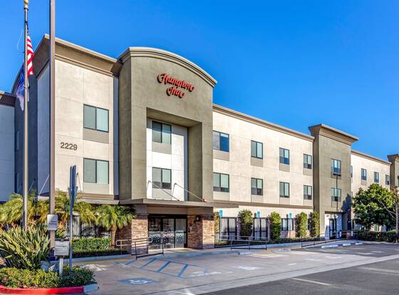 Hampton Inn Carlsbad-North San Diego County allows check-in for 18 year-old guests