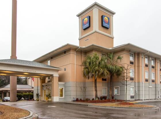 Comfort Inn & Suites Airport Convention Center allows check-in for 18 year-old guests