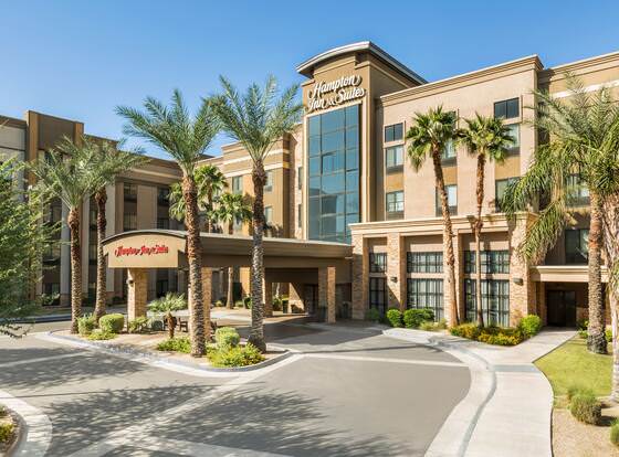 Hampton Inn & Suites Phoenix Glendale-Westgate allows check-in for 18 year-old guests