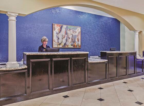 La Quinta Inn & Suites by Wyndham Pearland - Houston South allows check-in for 18 year-old guests