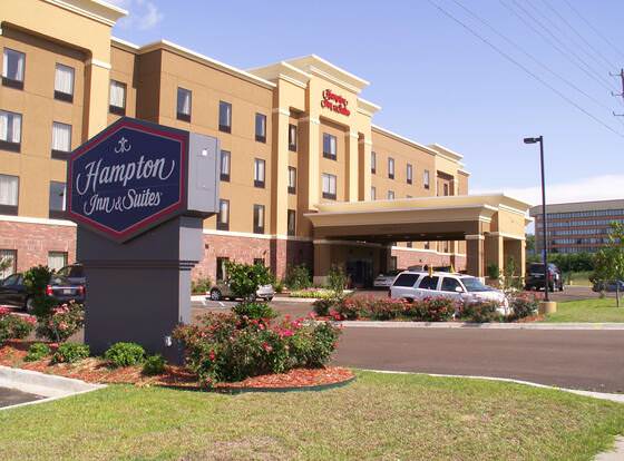 Hampton Inn & Suites Natchez allows check-in for 18 year-old guests