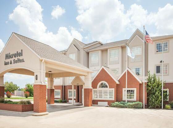 Microtel Inn & Suites by Wyndham Stillwater allows check-in for 18 year-old guests