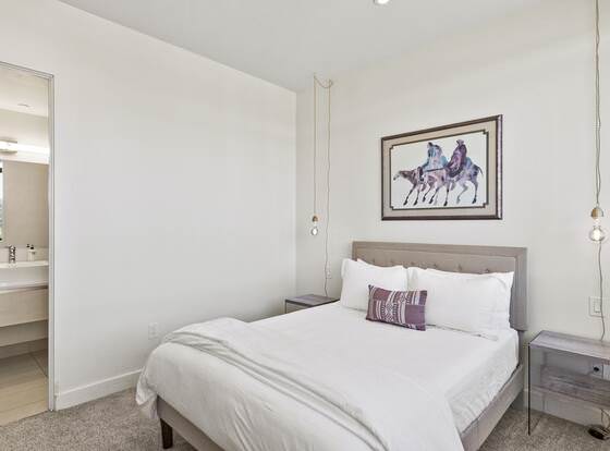 Pueblo Suite - Walk to all things OT Scottsdale allows check-in for 18 year-old guests