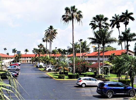 Fairway Inn Florida City Homestead Everglades allows check-in for 18 year-old guests