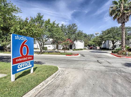 Studio 6 San Antonio, TX - Medical Center allows check-in for 18 year-old guests