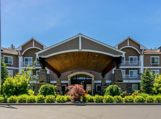 Holiday Inn Express & Suites Interstate 90, an IHG Hotel allows check-in for 18 year-old guests