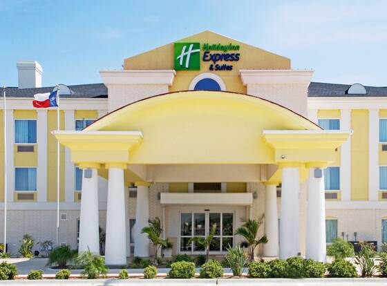 Holiday Inn Express Hotel and Suites of Falfurrias, an IHG Hotel allows check-in for 18 year-old guests