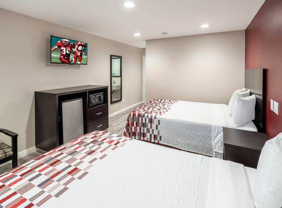 Red Roof Inn St George, UT - Convention Center allows check-in for 18 year-old guests