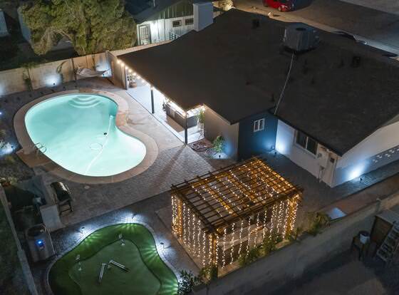 El Descanso in Meyer Park - Heated Pool allows check-in for 18 year-old guests