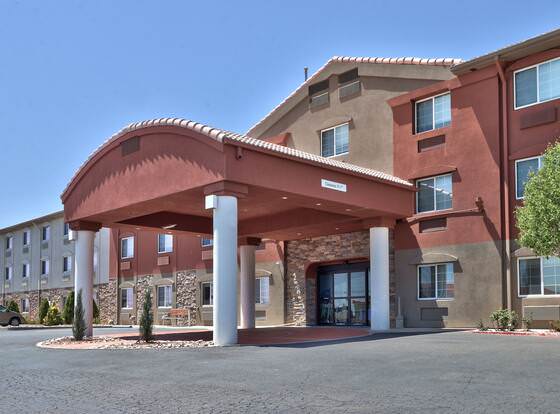 Holiday Inn Express SANTA ROSA, an IHG Hotel allows check-in for 18 year-old guests