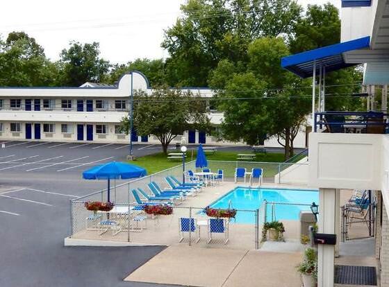 Fields Park Motel allows check-in for 18 year-old guests