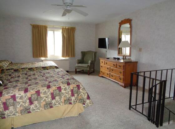 VCI - 4 Seasons at Beech Suite allows check-in for 18 year-old guests