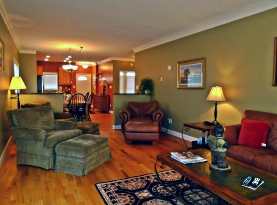 VCI - Klonteska Condominiums #D6 allows check-in for 18 year-old guests