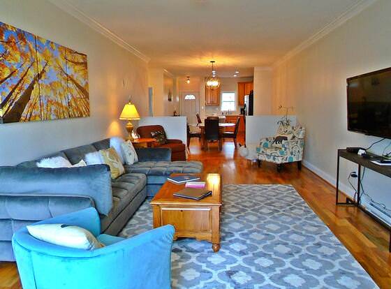 VCI - Klonteska Condominiums #D4 allows check-in for 18 year-old guests