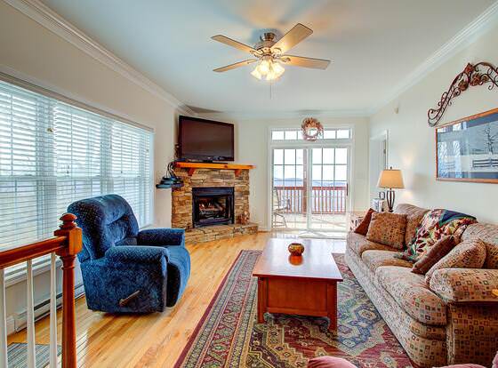 VCI - Klonteska Condominiums #D1 allows check-in for 18 year-old guests