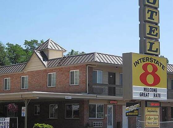 Interstate 8 Motel allows check-in for 18 year-old guests