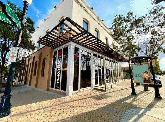 Boxstel - Moderns Stay Hotel allows check-in for 18 year-old guests