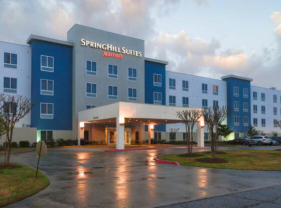 SpringHill Suites Shreveport-Bossier City/Louisiana Downs allows check-in for 18 year-old guests