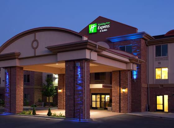 Holiday Inn Express Hotel & Suites Kanab, an IHG Hotel allows check-in for 18 year-old guests