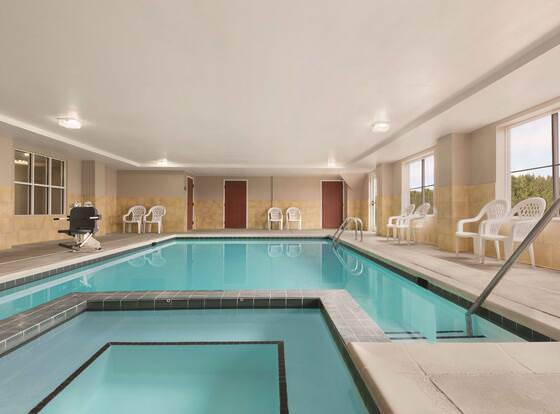 Country Inn & Suites by Radisson, Wytheville, VA allows check-in for 18 year-old guests