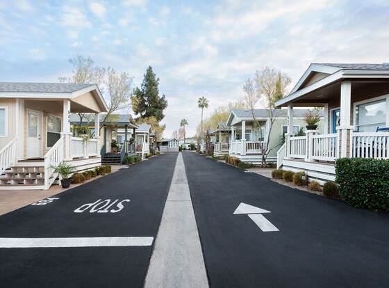 The Cottages at Golden Village Palms allows check-in for 18 year-old guests