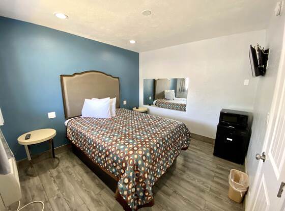 Dixie Motel allows check-in for 18 year-old guests