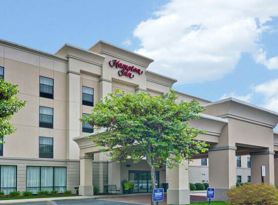 Hampton Inn Sayre allows check-in for 18 year-old guests