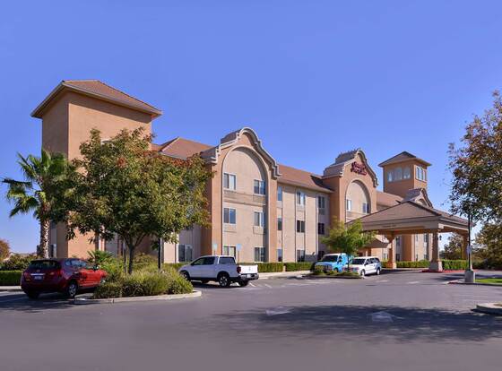 Hampton Inn & Suites Woodland-Sacramento Area allows check-in for 18 year-old guests