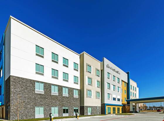 Hampton Inn & Suites Canyon allows check-in for 18 year-old guests