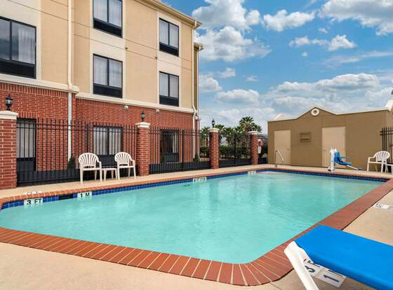 Comfort Inn & Suites Port Arthur-Port Neches allows check-in for 18 year-old guests
