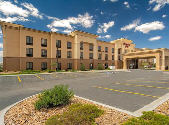 Hampton Inn Rawlins allows check-in for 18 year-old guests